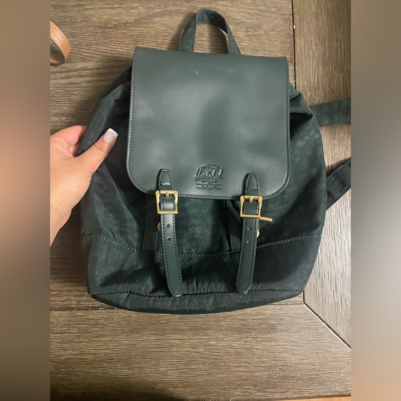 PRE OWNED Herschel Supply Co. Orion Retreat Mini Nylon/Leather Dark Green BP - Picture 1 of 5